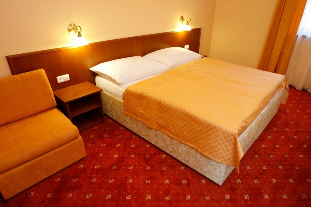 Hotel Majolika Modra Ruang foto