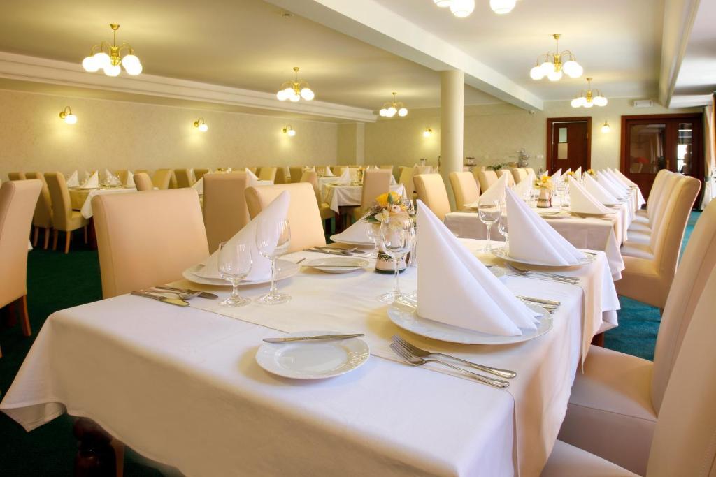 Hotel Majolika Modra Bagian luar foto
