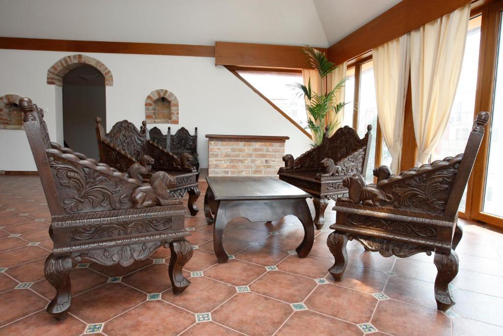 Hotel Majolika Modra Bagian luar foto