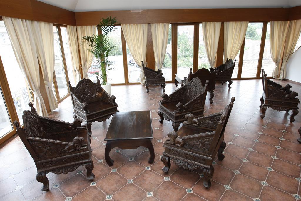 Hotel Majolika Modra Bagian luar foto