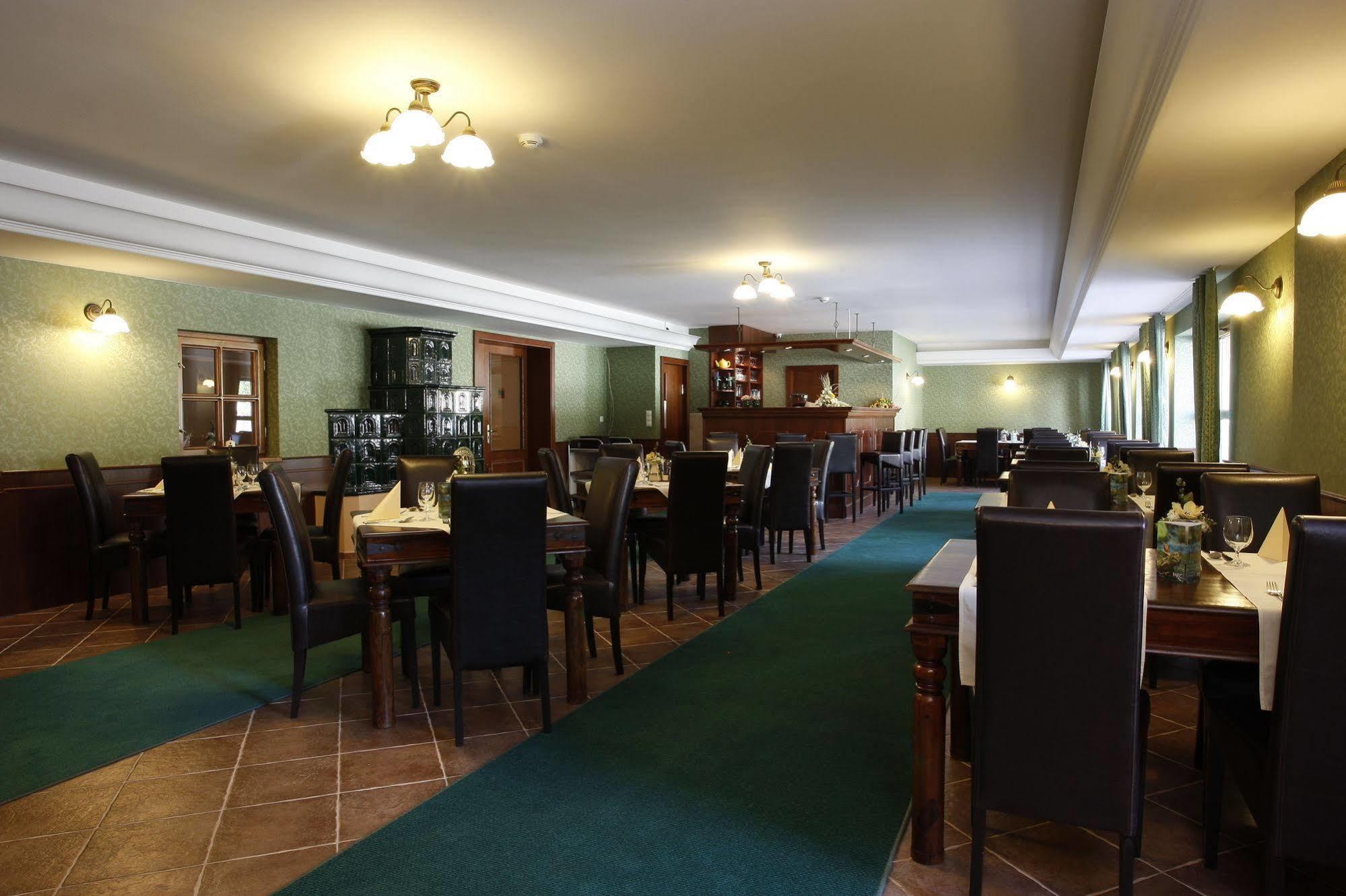 Hotel Majolika Modra Bagian luar foto